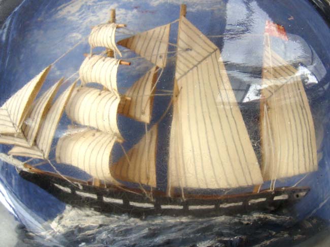 A finely detailed Ship-in a bottle, third quarter 20th century. — image 3